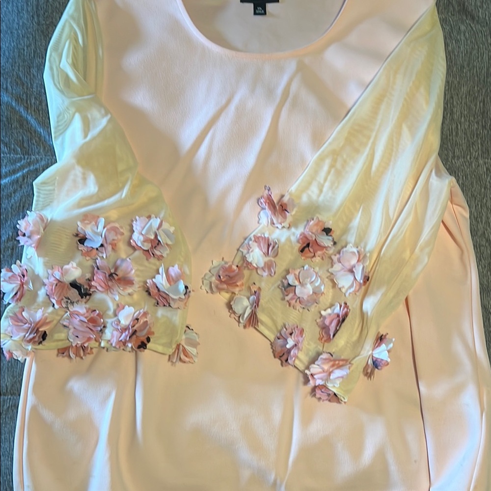 Alfani Cream and Pink Blouse with Elegant Design